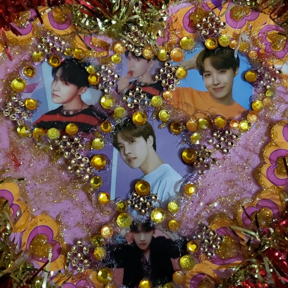BTS J-Hope Heart Hanging Holiday Decoration - Picture 6 of 7
